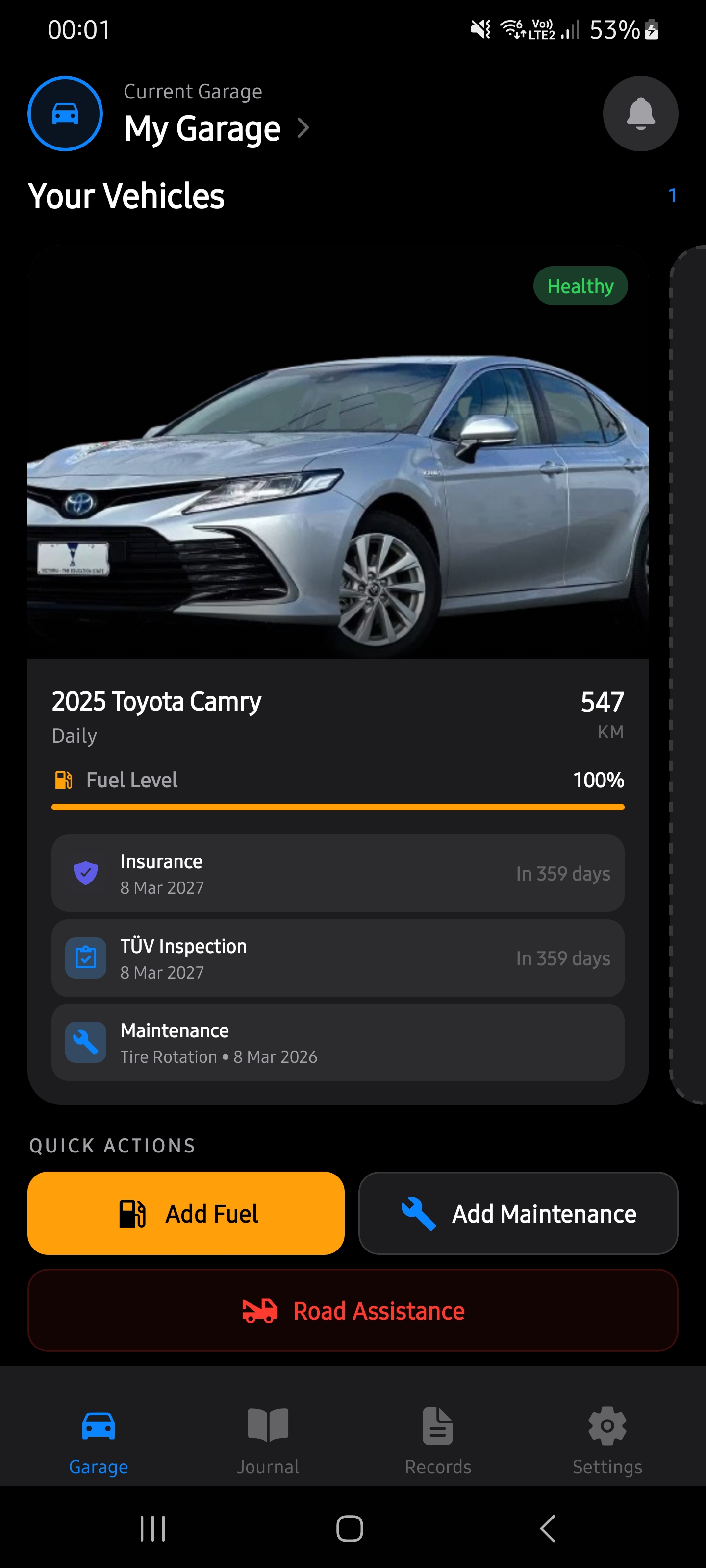 RovaMate dashboard in dark theme showing vehicle details and quick actions